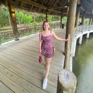 Meet your Posher, Daniela